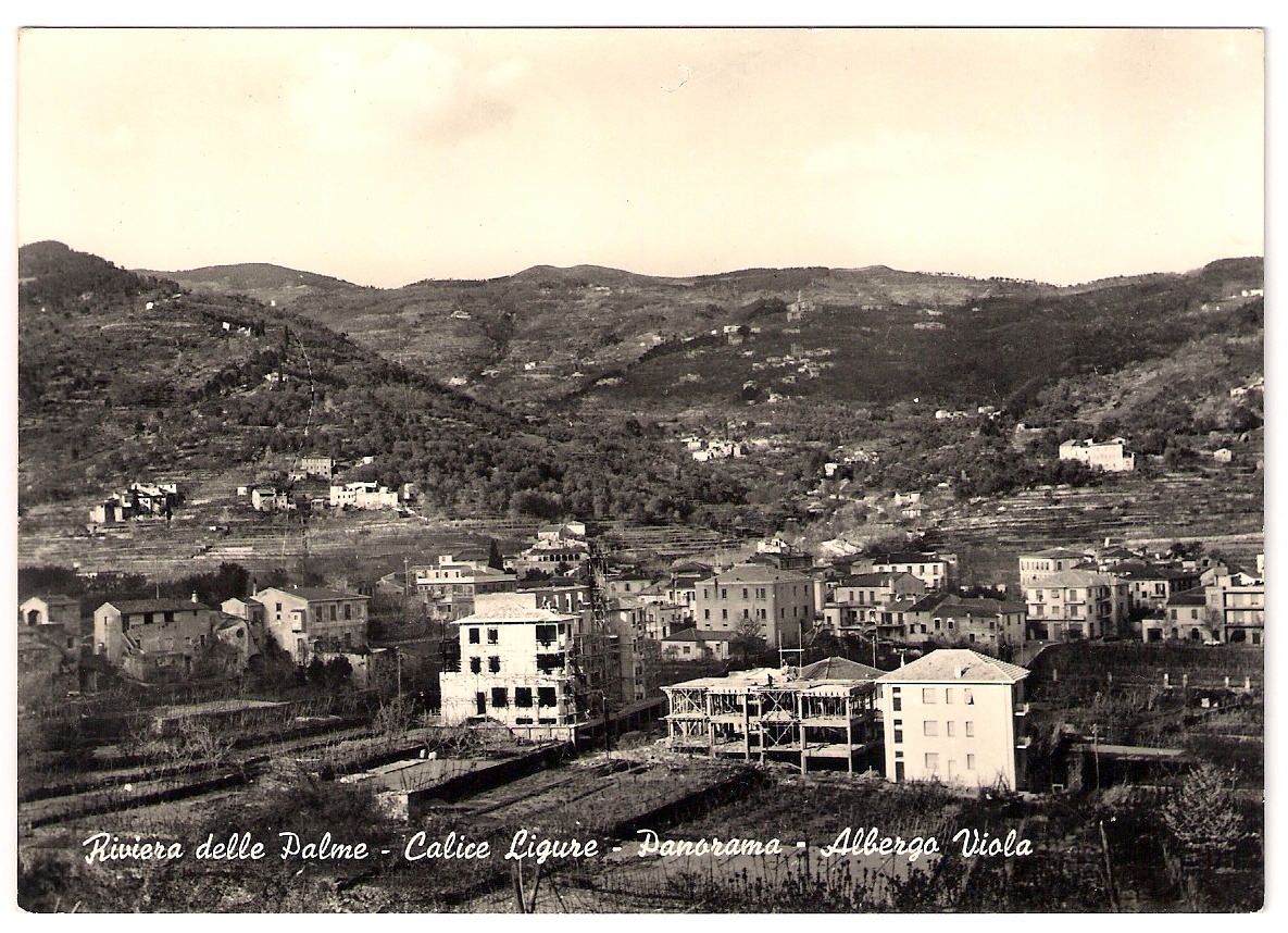 albergo e case popolari in costruzione.jpg